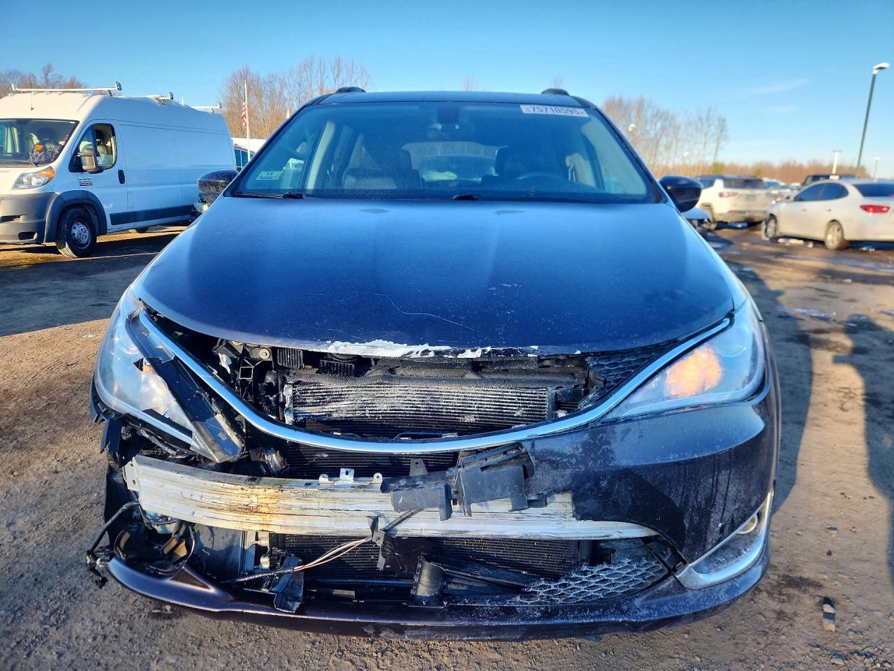 2017 Chrysler Pacifica Touring L - Фото 5