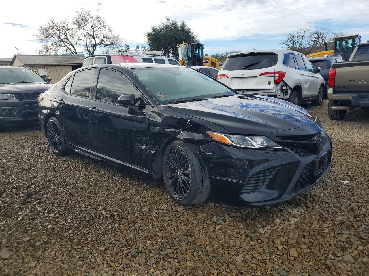 2019 Toyota Camry Se - Фото 4