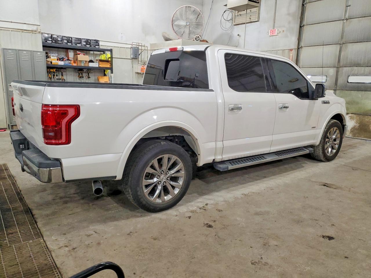 2015 Ford F150 Supercrew - Фото 3