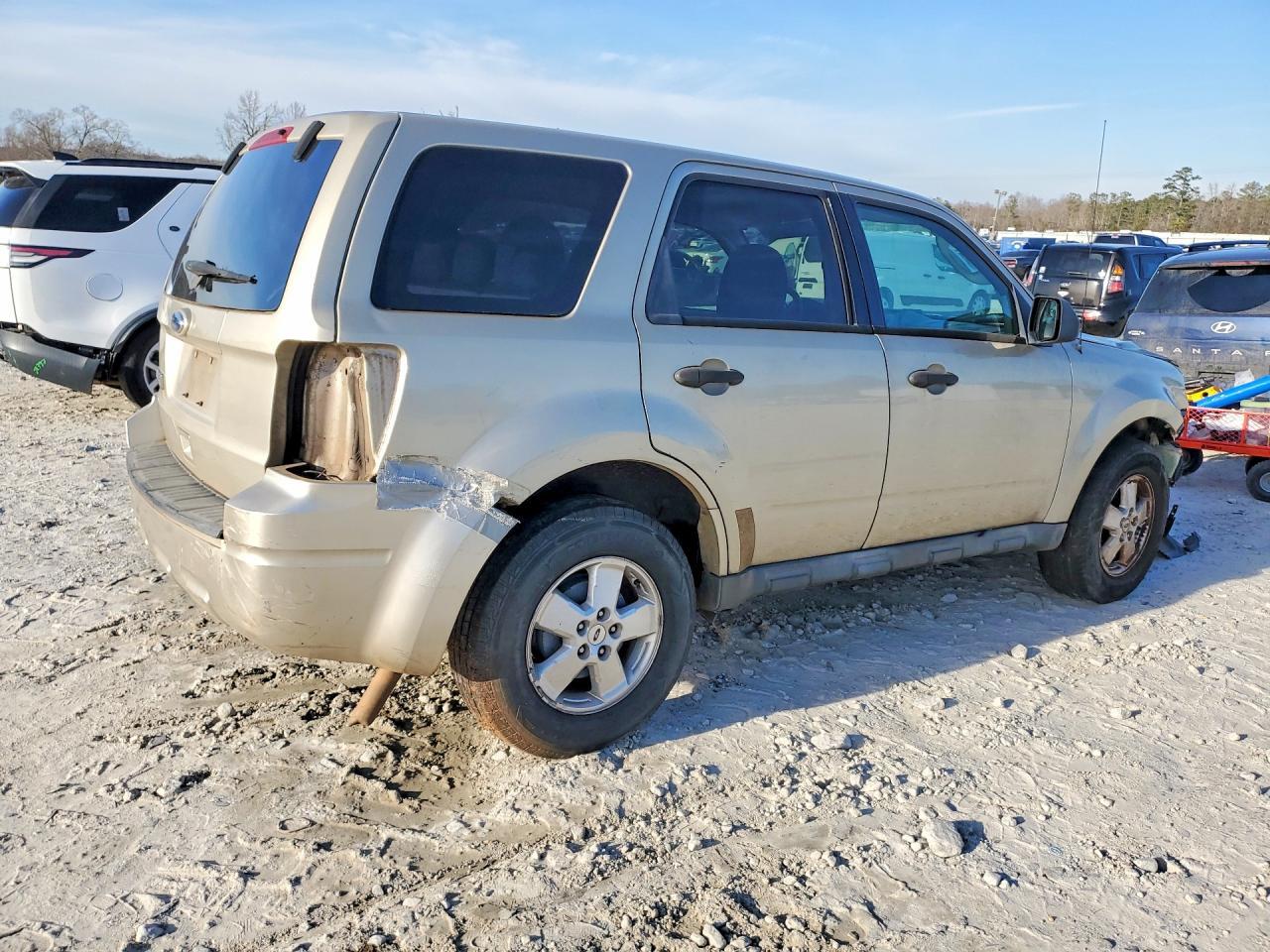 2010 Ford Escape Xls - Фото 3