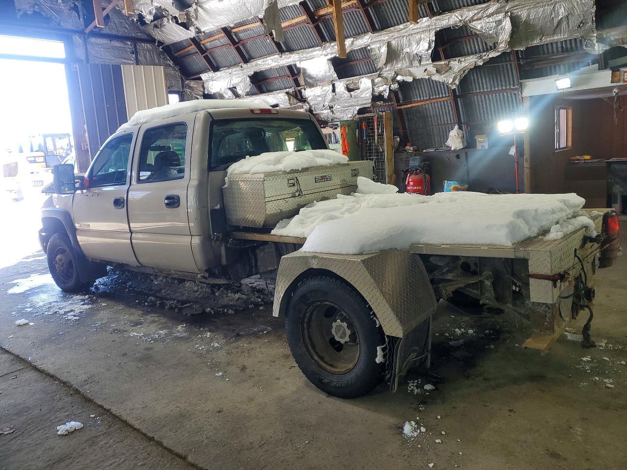 2004 GMC New Sierra K3500 - Фото 2