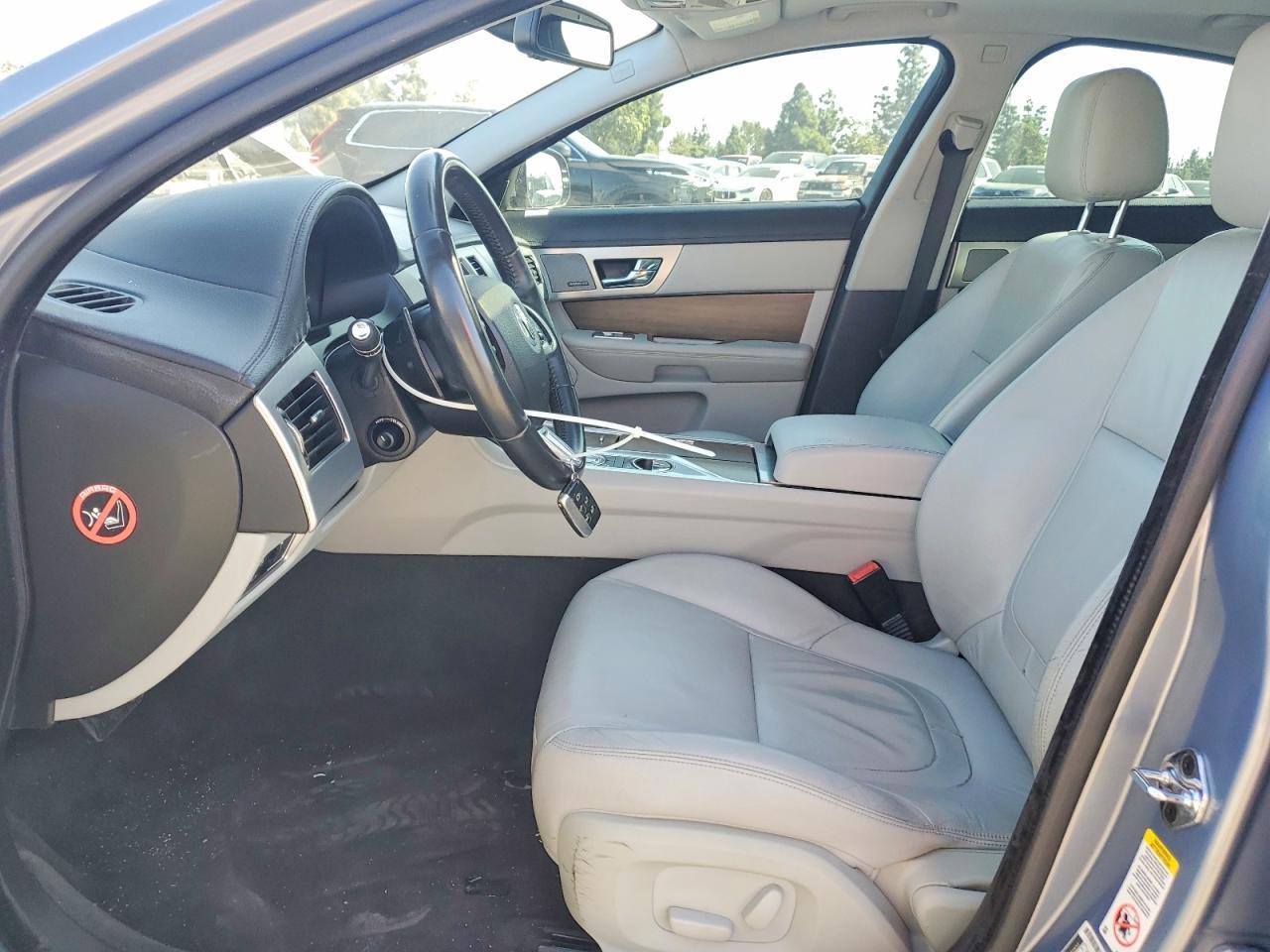 2013 Jaguar Xf - Image 7