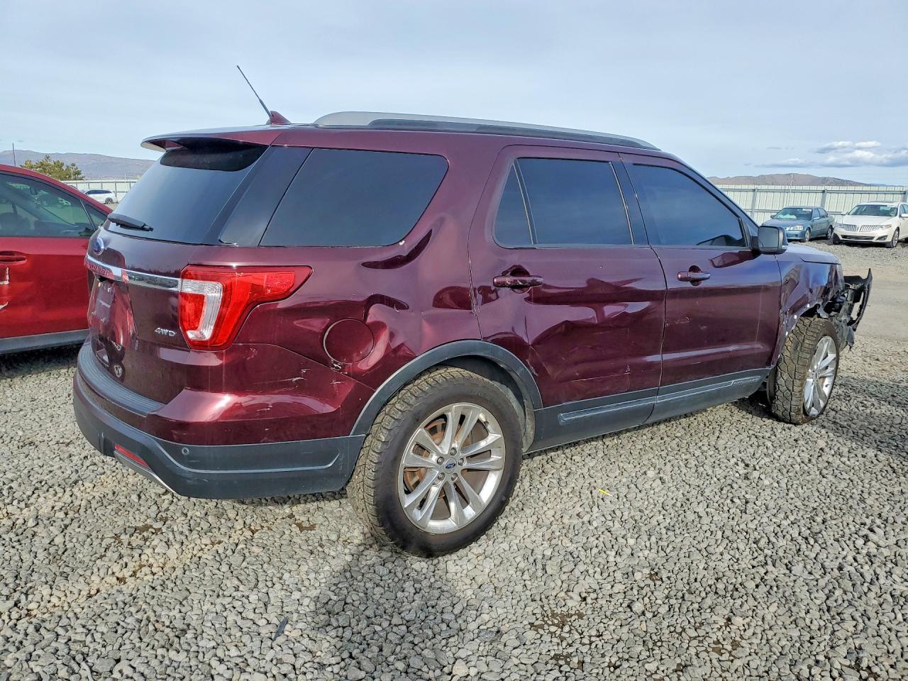 2019 Ford Explorer Xlt - Фото 3