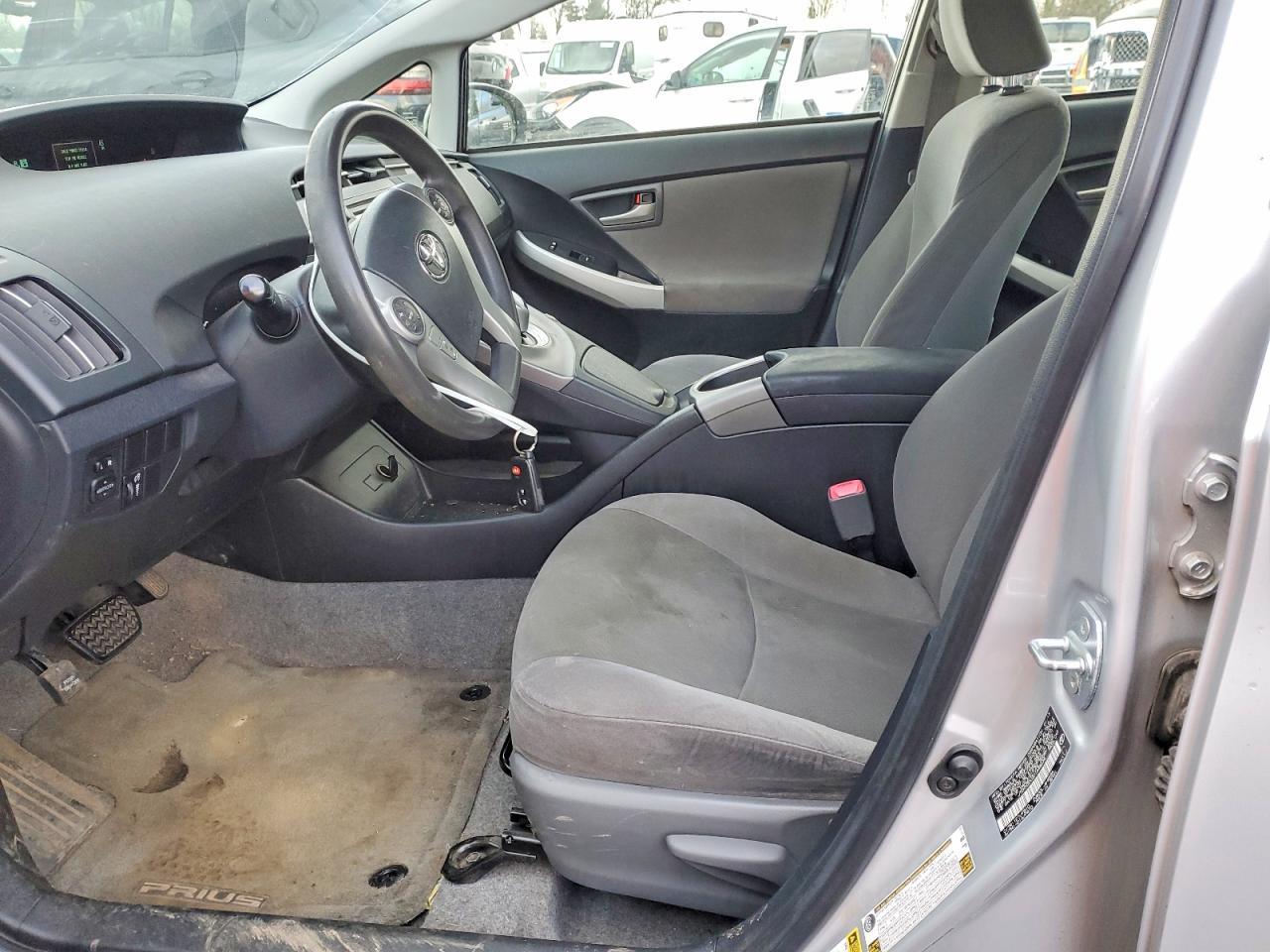 2013 Toyota Prius Two - Image 7