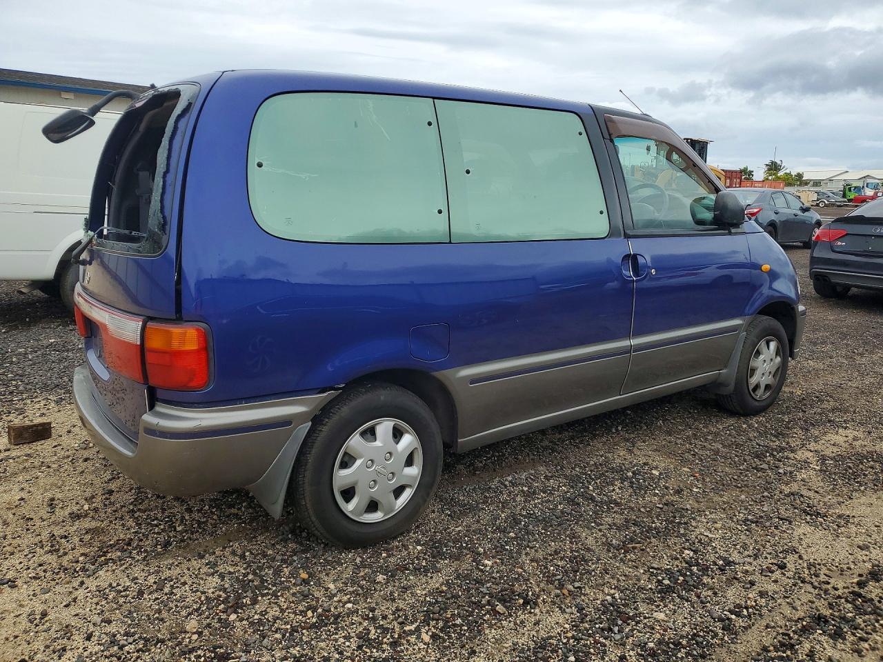 1998 Nissan Serena - Фото 3