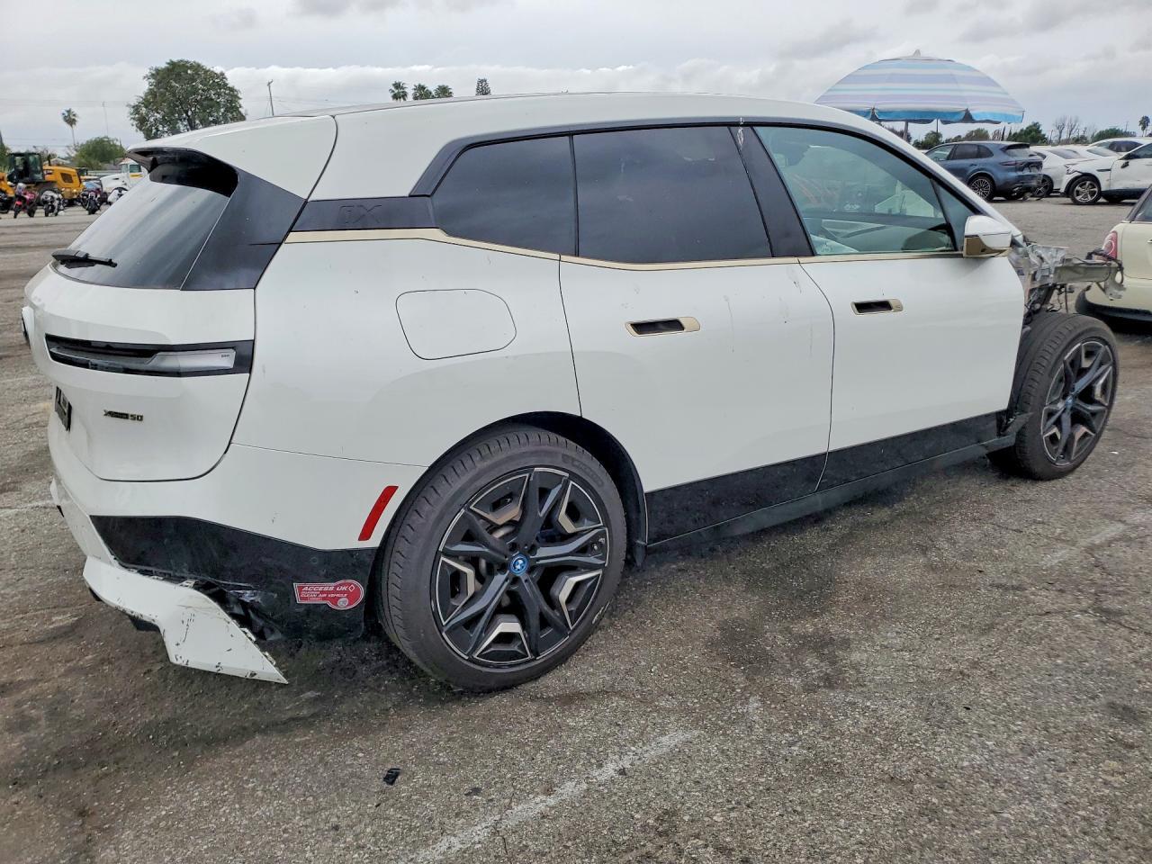 2024 BMW Ix xDrive50 - Фото 3