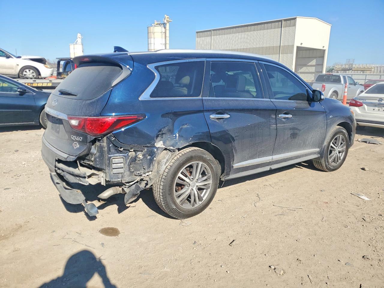 2019 Infiniti Qx60 Luxe - Image 3