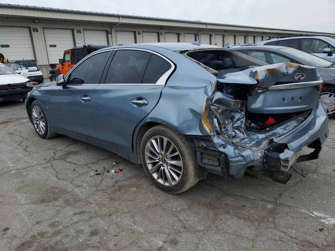 2018 Infiniti Q50 Luxe - Image 2