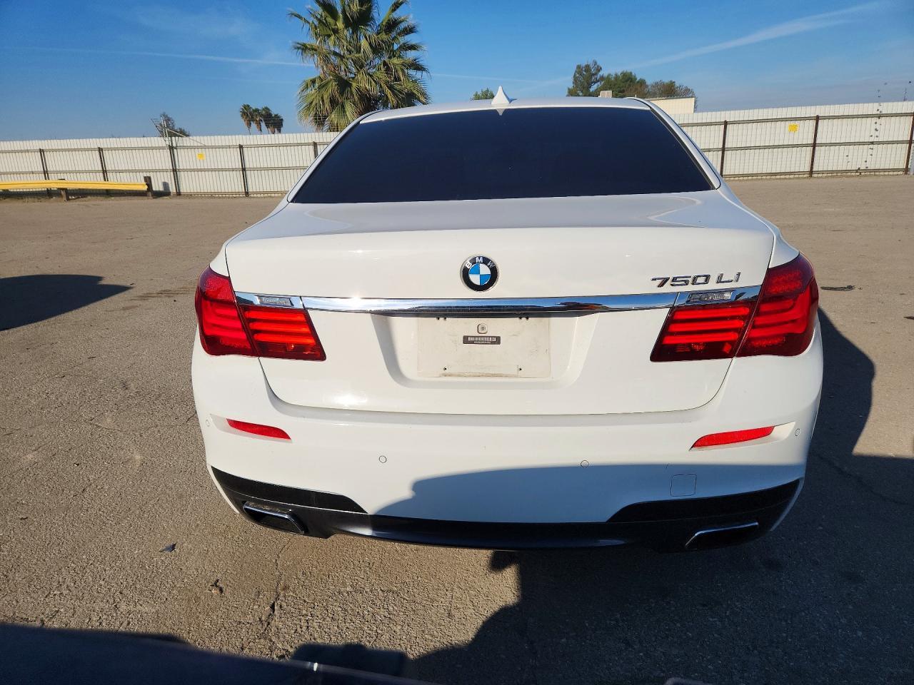 2015 BMW 750 Li - Фото 6