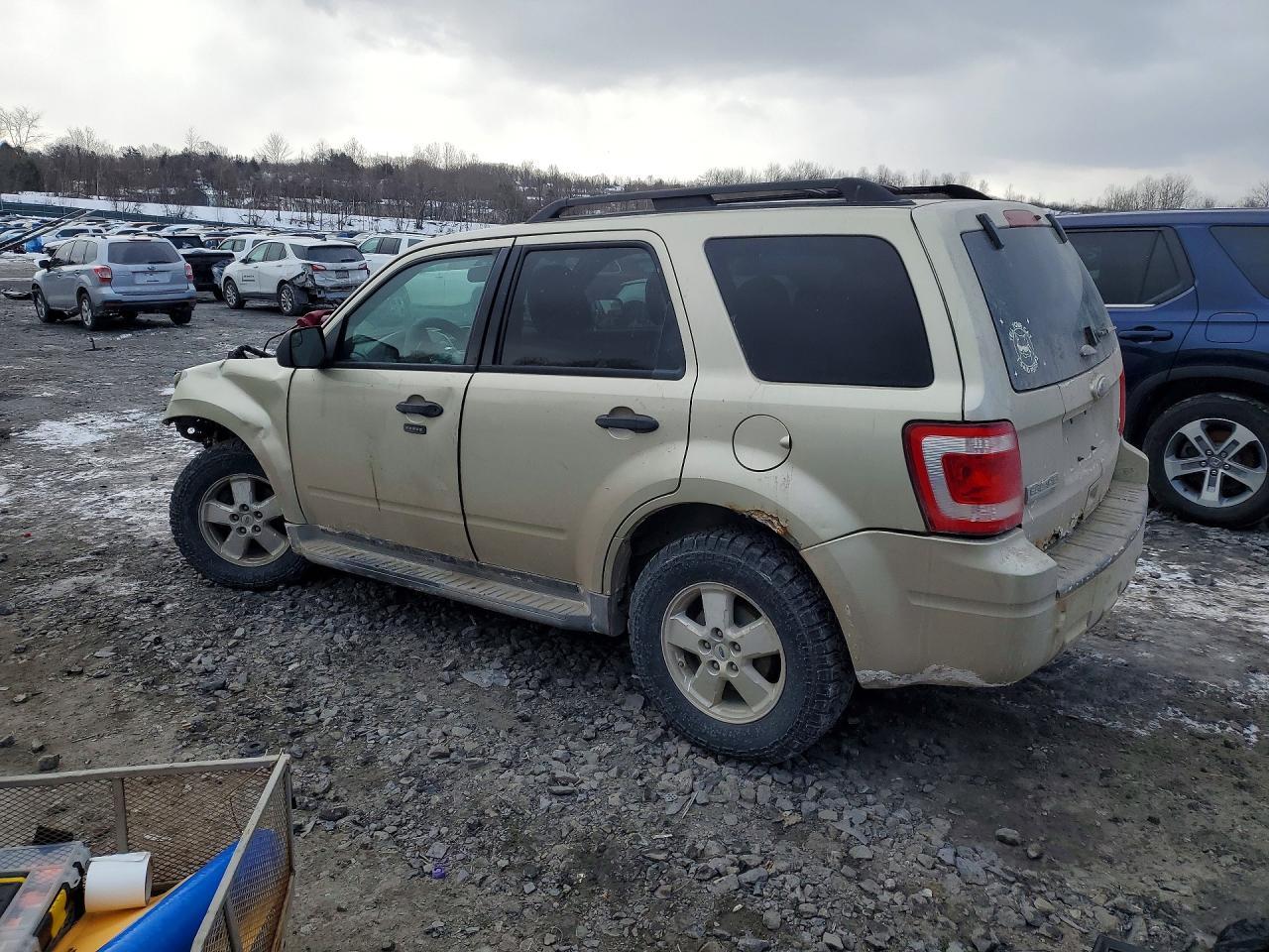 2011 Ford Escape Xlt - Фото 2