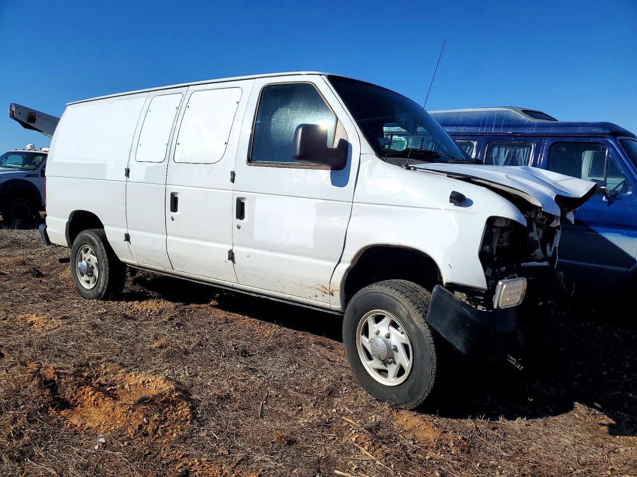 2013 Ford Econoline E250 Van - Фото 4