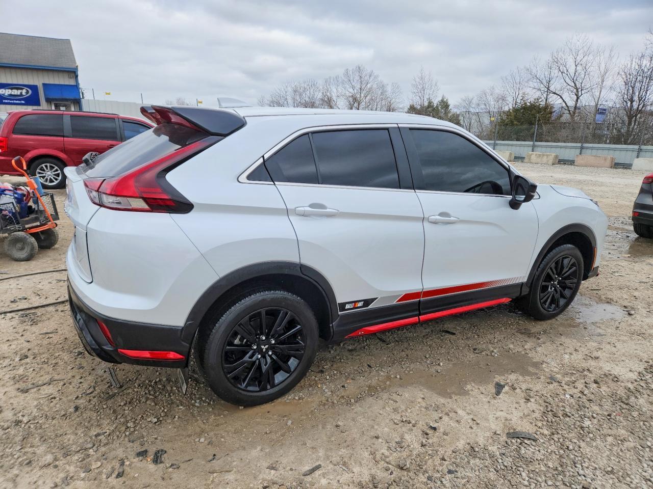 2023 Mitsubishi Eclipse Cross Le - Фото 3