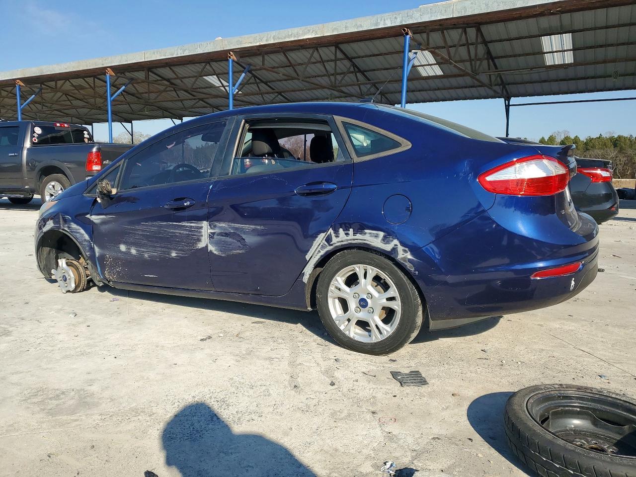 2016 Ford Fiesta Se - Фото 2