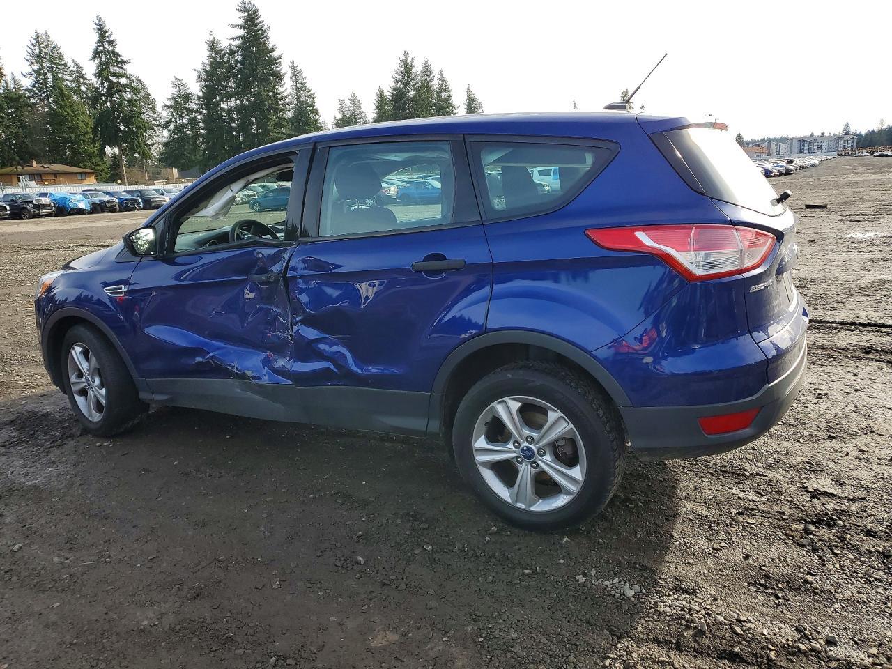 2014 Ford Escape S - Фото 2