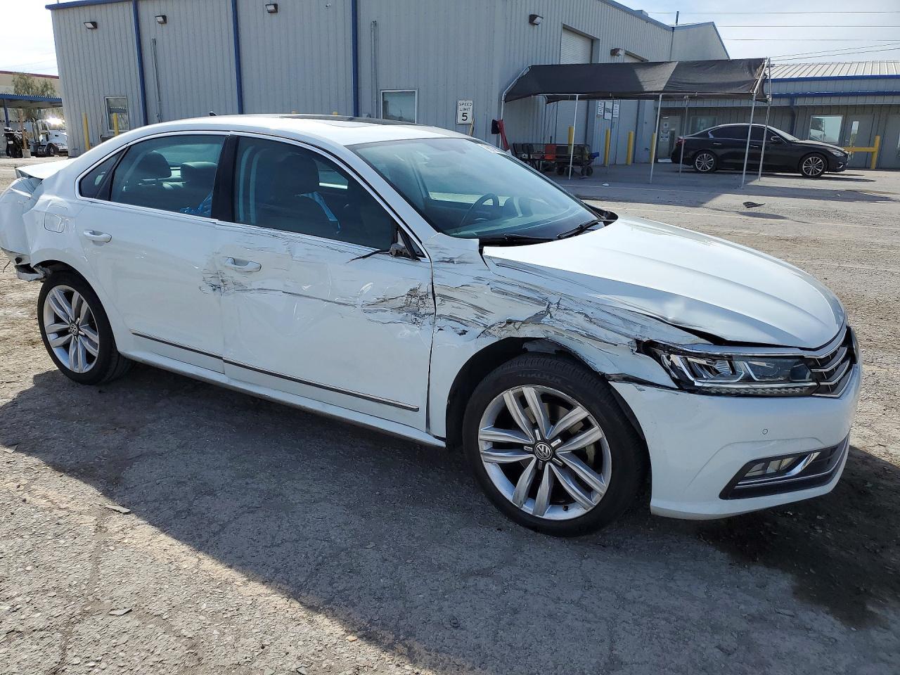 2017 Volkswagen Passat Se - Image 4
