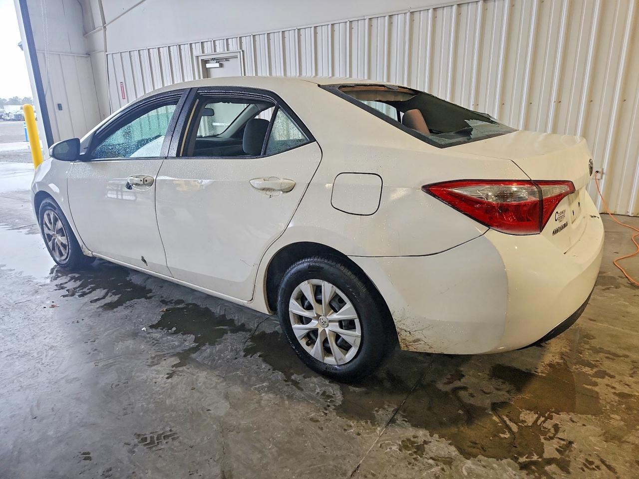 2014 Toyota Corolla L - Фото 2