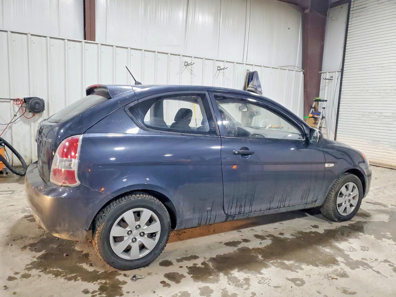 2010 Hyundai Accent Blue - Image 3