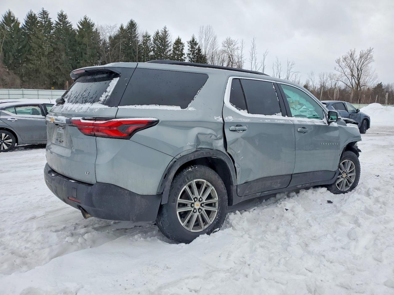2023 Chevrolet Traverse Lt - Image 3