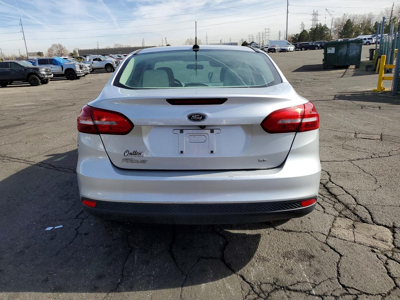 2017 Ford Focus Se - Image 6