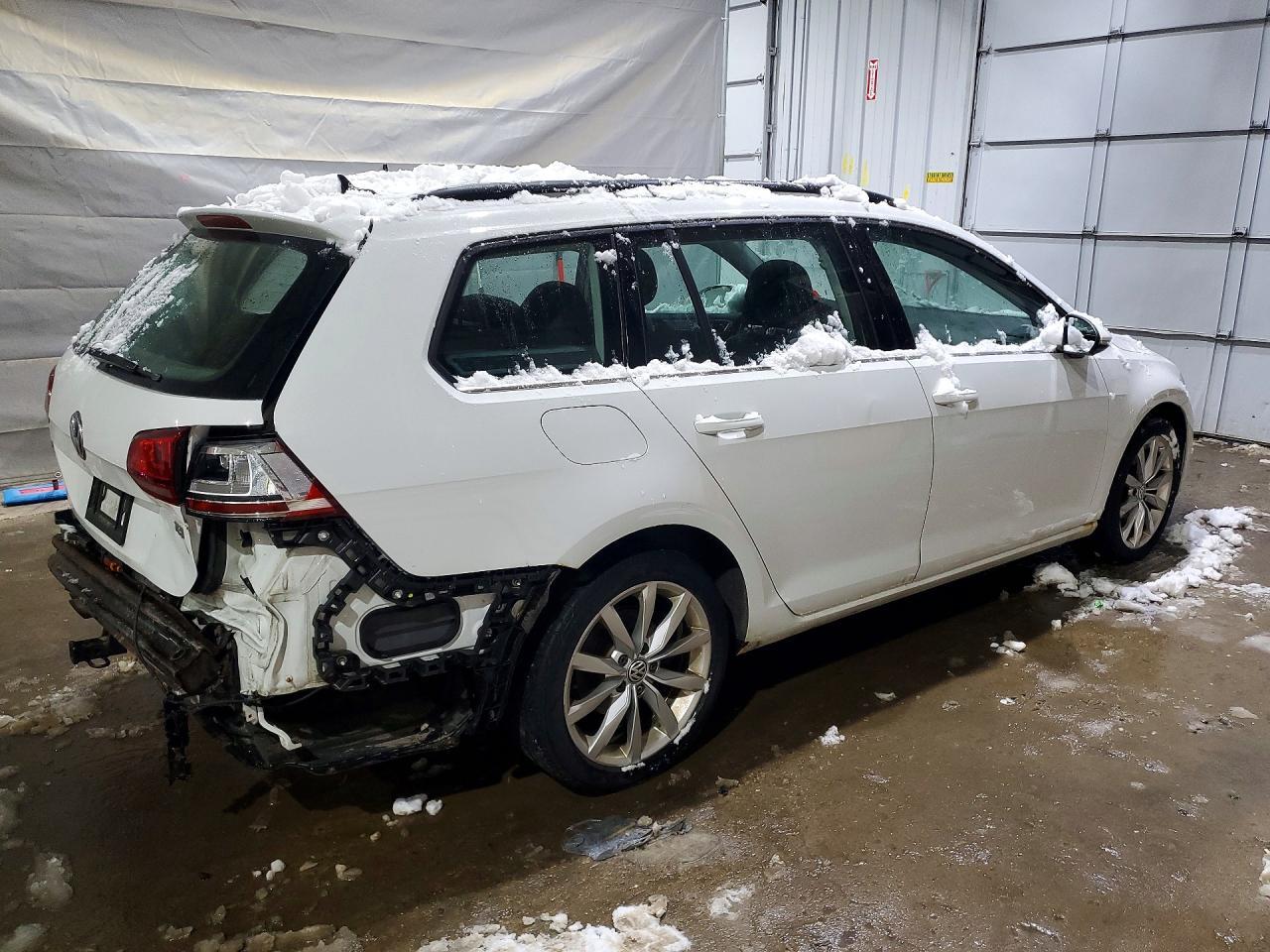 2016 Volkswagen Golf Sportwagen S - Image 3