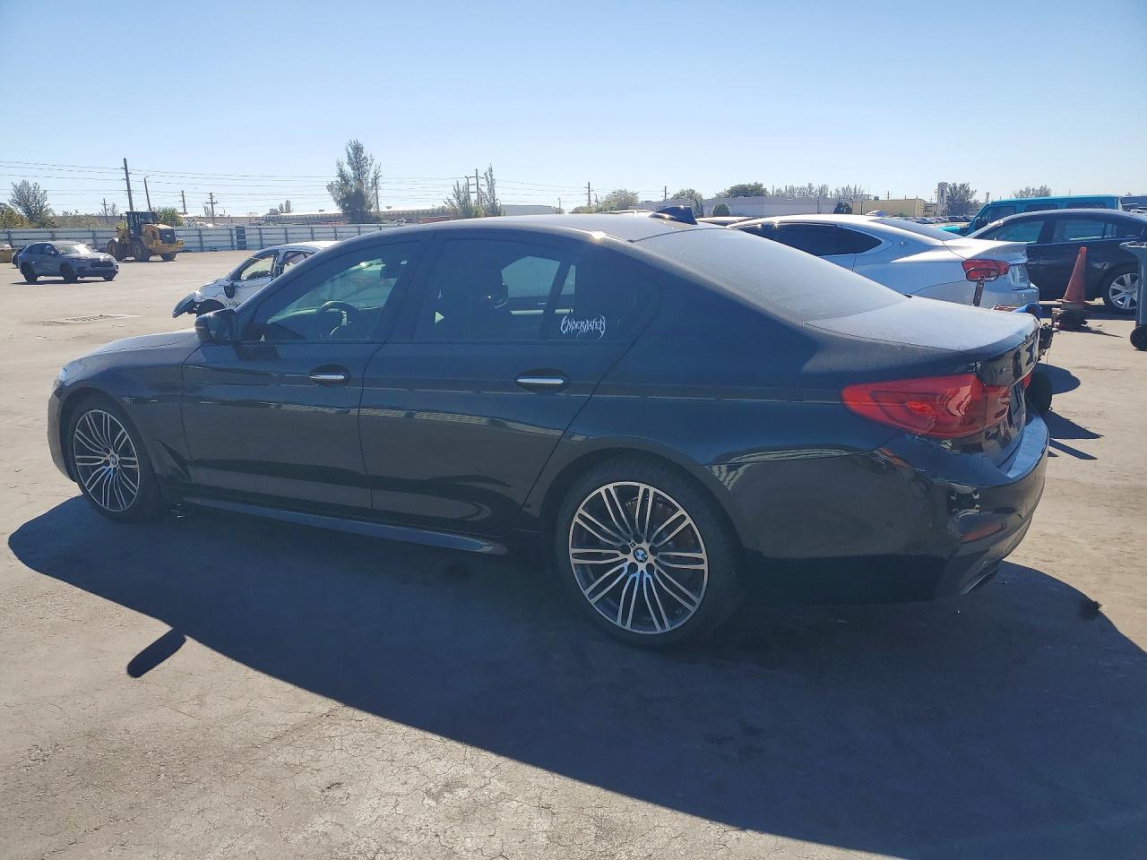 2018 BMW 530 Xi - Фото 2