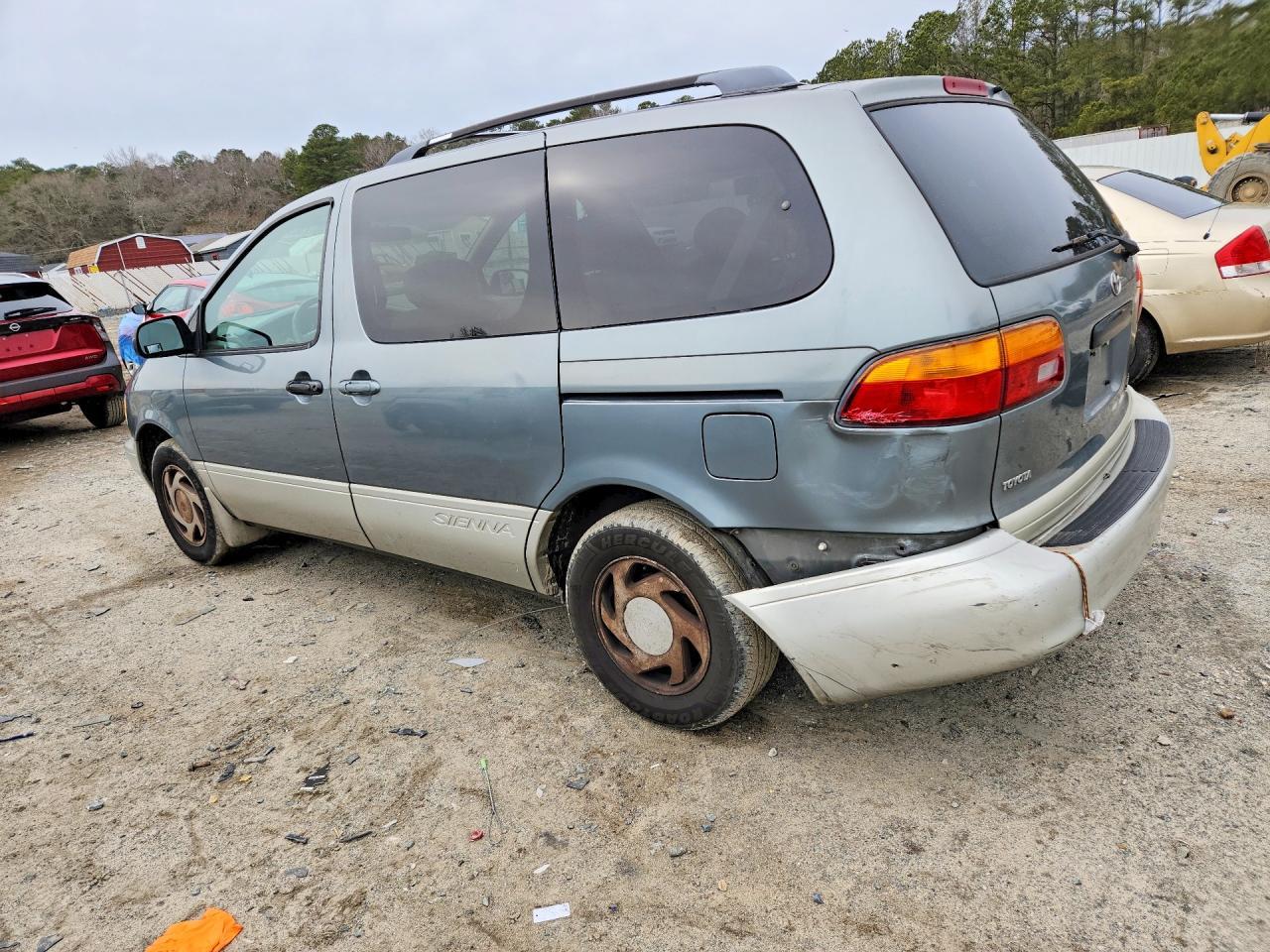 2000 Toyota Sienna Le - Фото 2