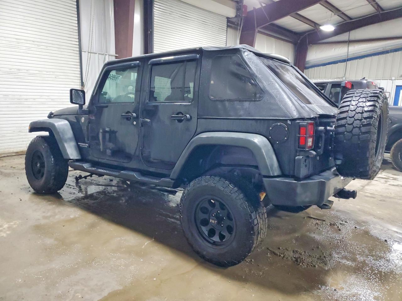 2010 Jeep Wrangler Unlimited Sport - Фото 2