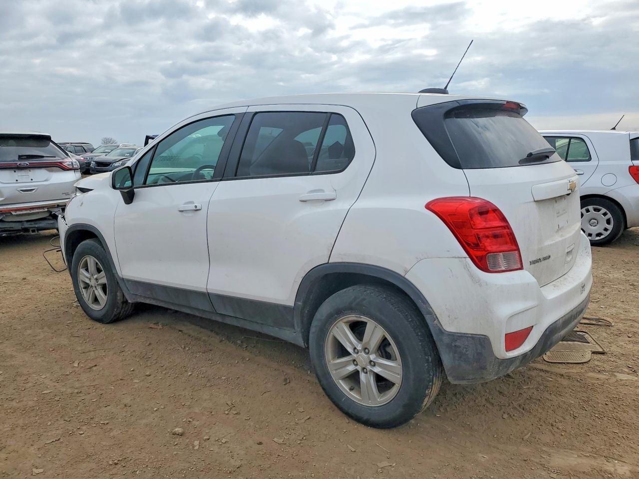 2020 Chevrolet Trax Ls - Фото 2
