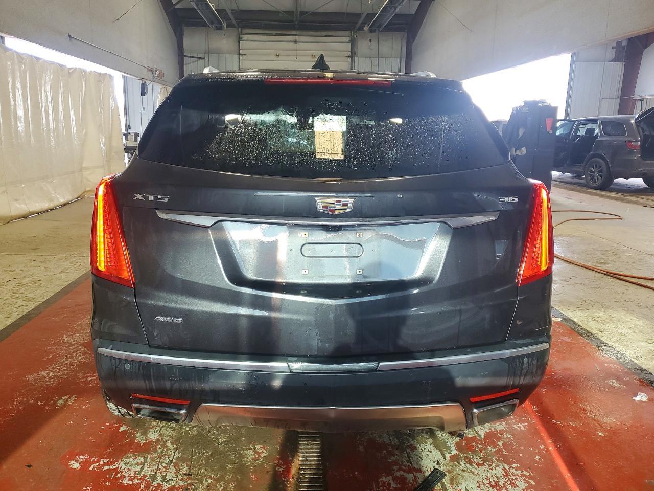 2018 Cadillac Xt5 Platinum - Image 6