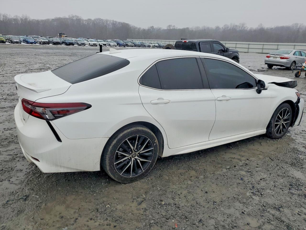 2021 Toyota Camry Se - Image 3