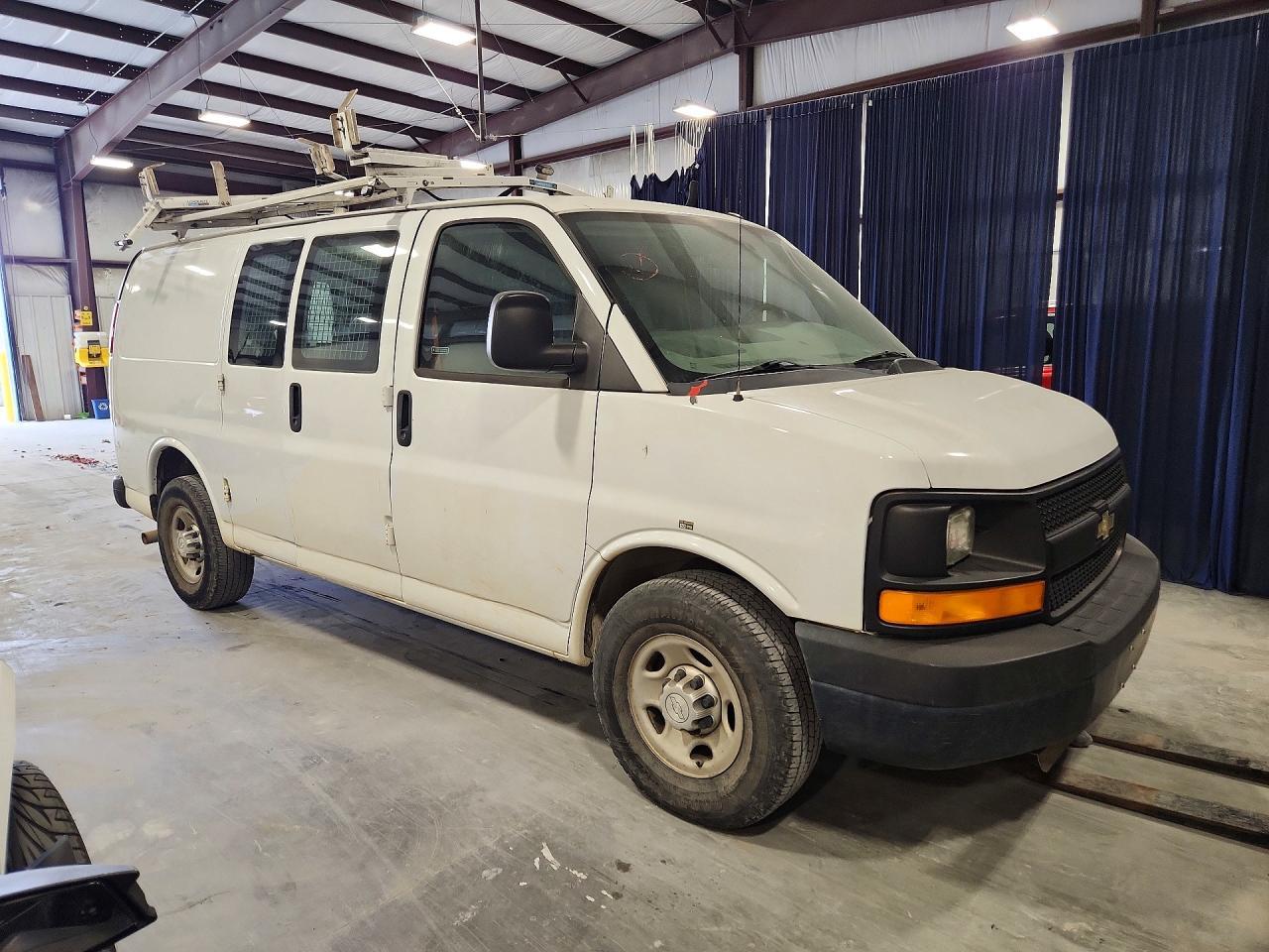 2015 Chevrolet Express G2500 Utility / Service Van - Фото 4
