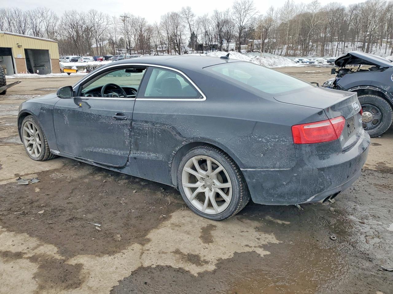 2010 Audi A5 Premium - Фото 2