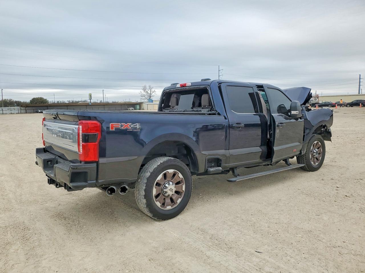 2024 Ford F250 Super Duty - Image 3