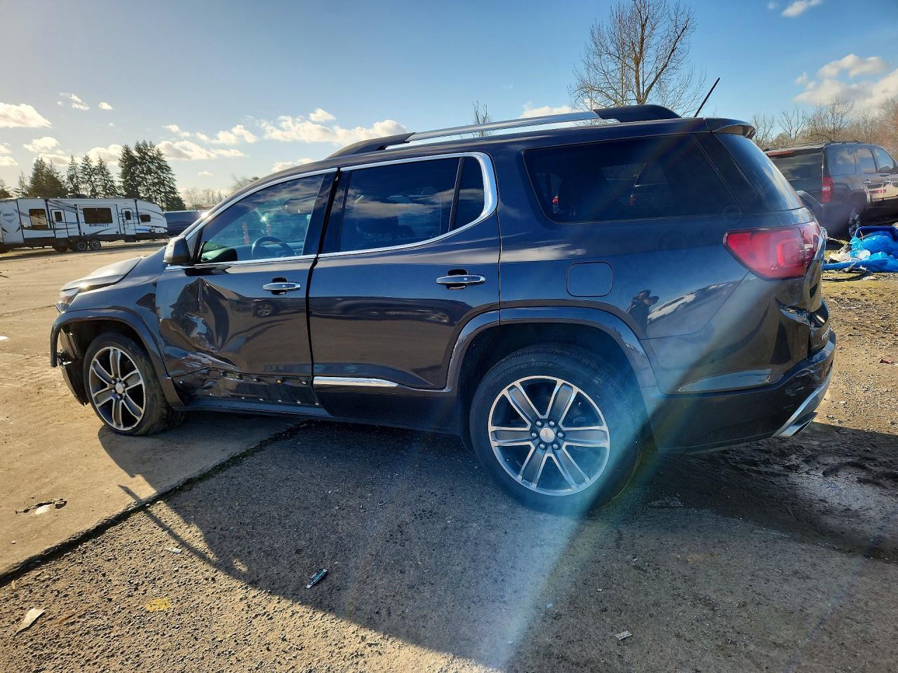 2018 GMC Acadia Denali - Фото 2