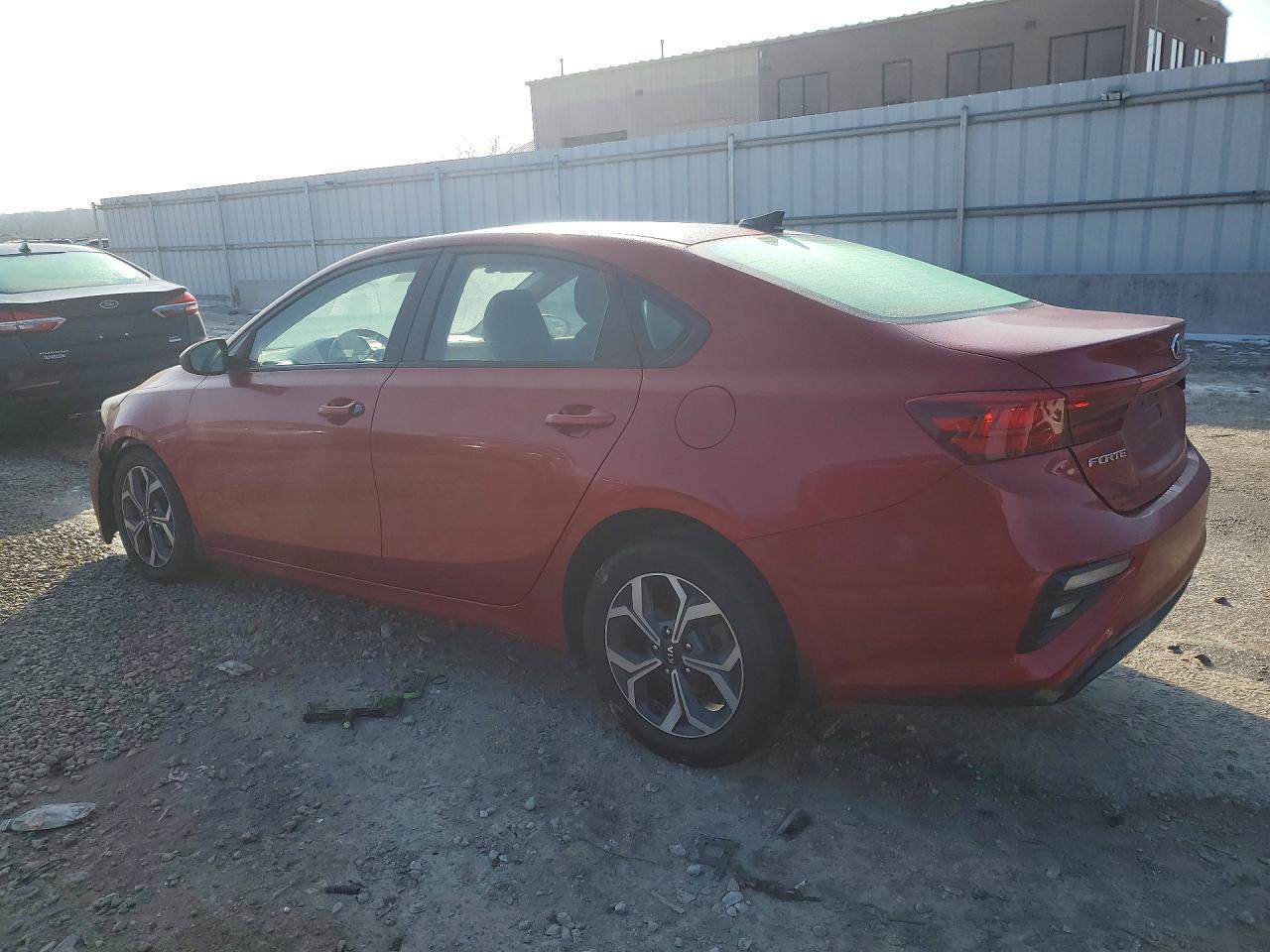2019 Kia Forte Lxs - Фото 2