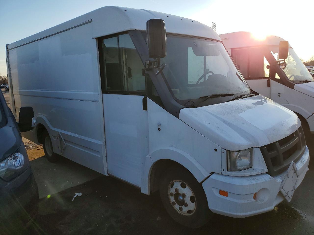 2012 Isuzu Npr-Hd - Step Van *** Clean Title * Prior Fleet *** - Фото 4