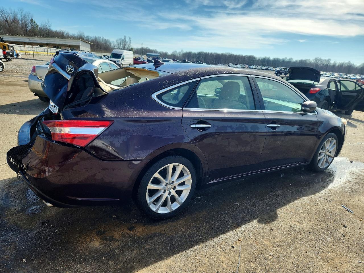 2013 Toyota Avalon Limited - Image 3