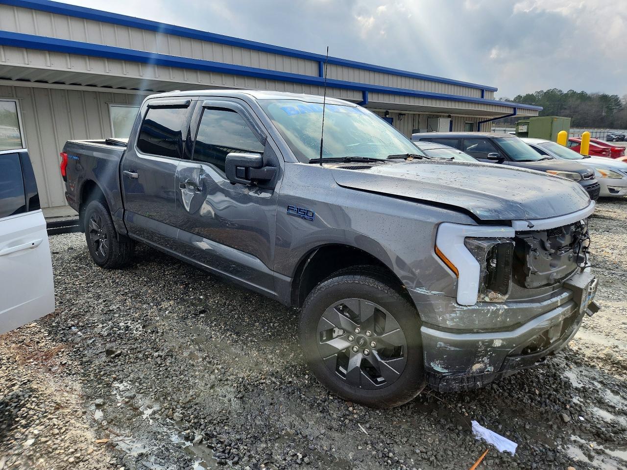 2025 Ford F150 Lightning Xlt - Фото 4