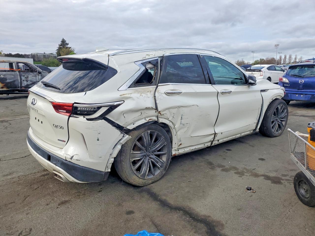 2020 Infinity Qx50 Essential - Фото 3