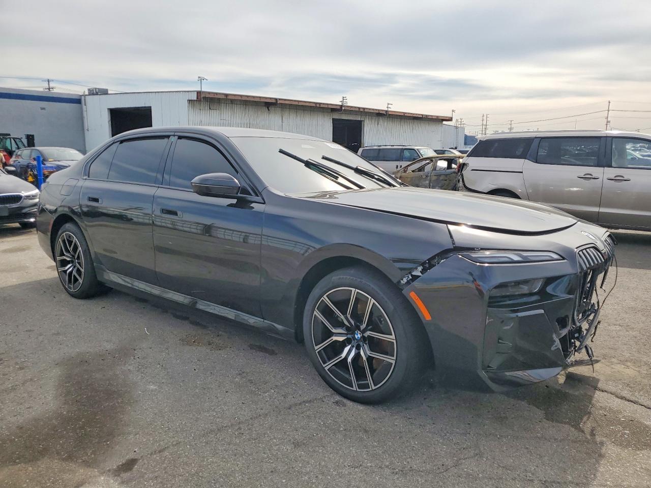 2025 BMW I7 Edrive50 - Фото 4