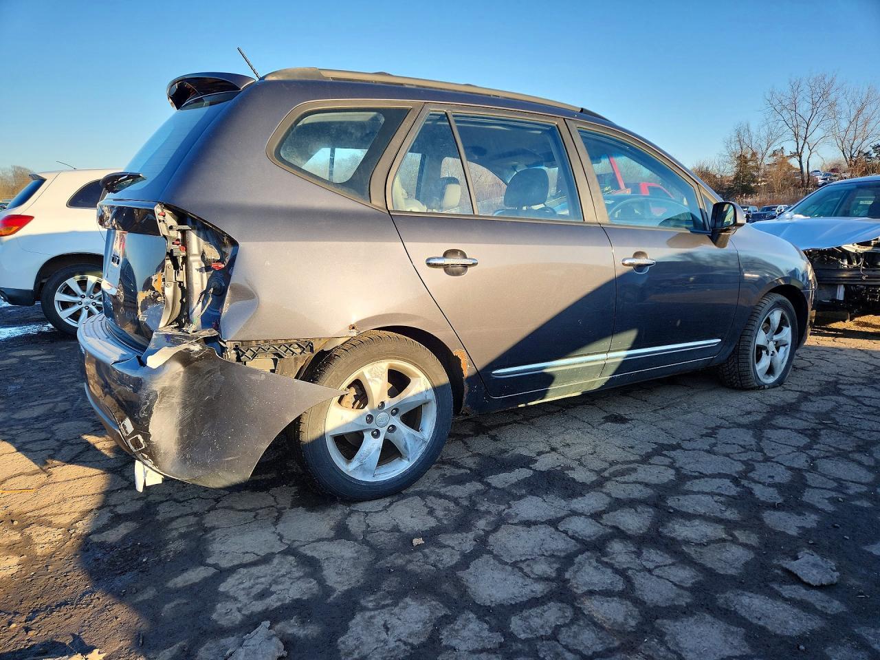 2008 Kia Rondo Lx - Фото 3