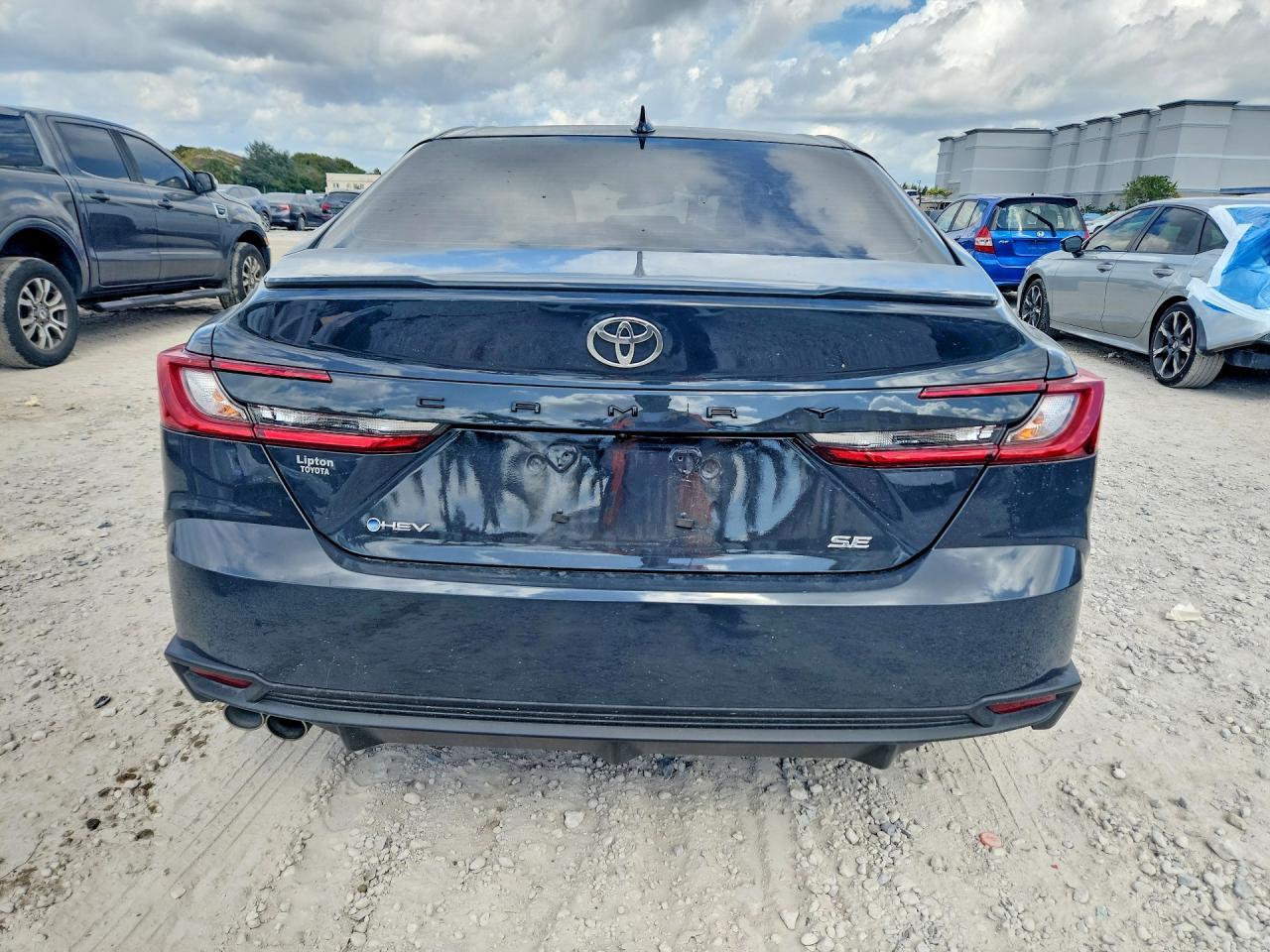 2025 Toyota Camry Se - Image 6