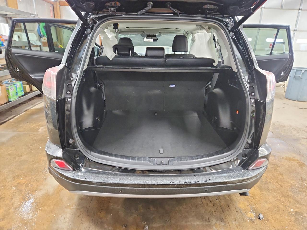 2017 Toyota Rav4 Limited - Image 6