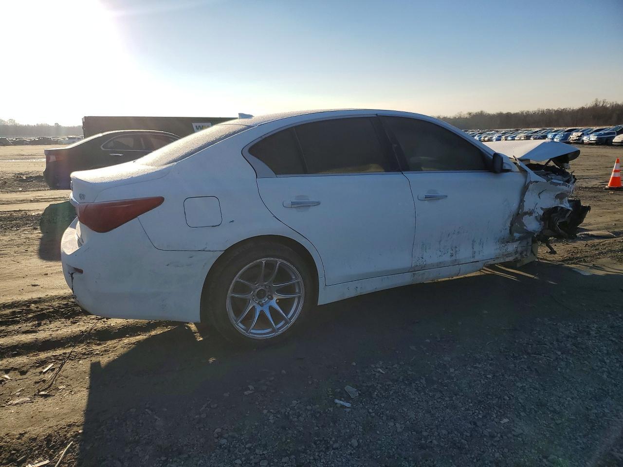 2017 Infiniti Q50 Premium - Фото 3