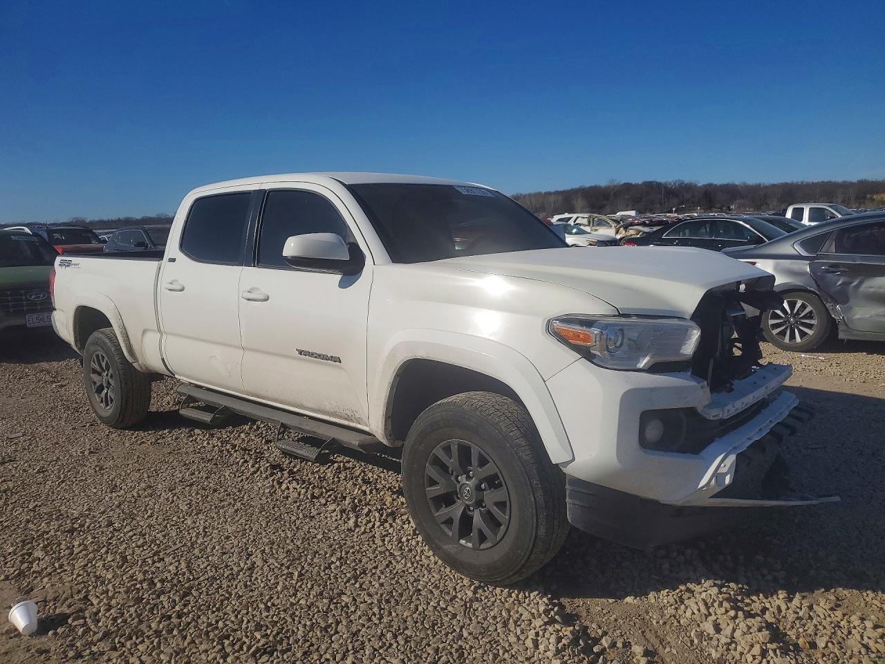 2022 Toyota Tacoma Double Cab - Image 4