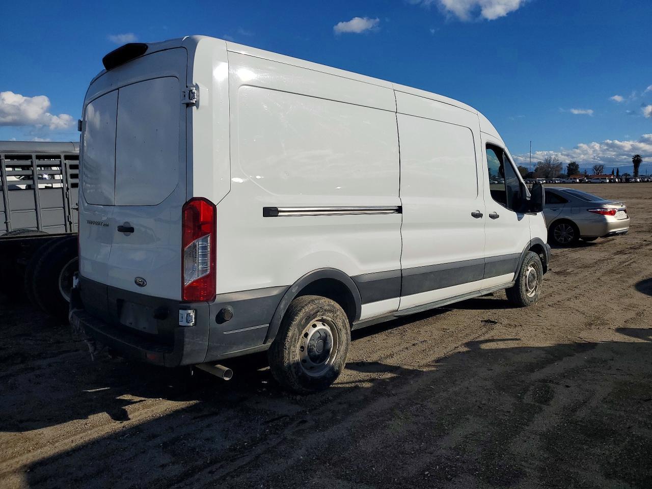2020 Ford Transit 250 Delivery Van - Фото 3