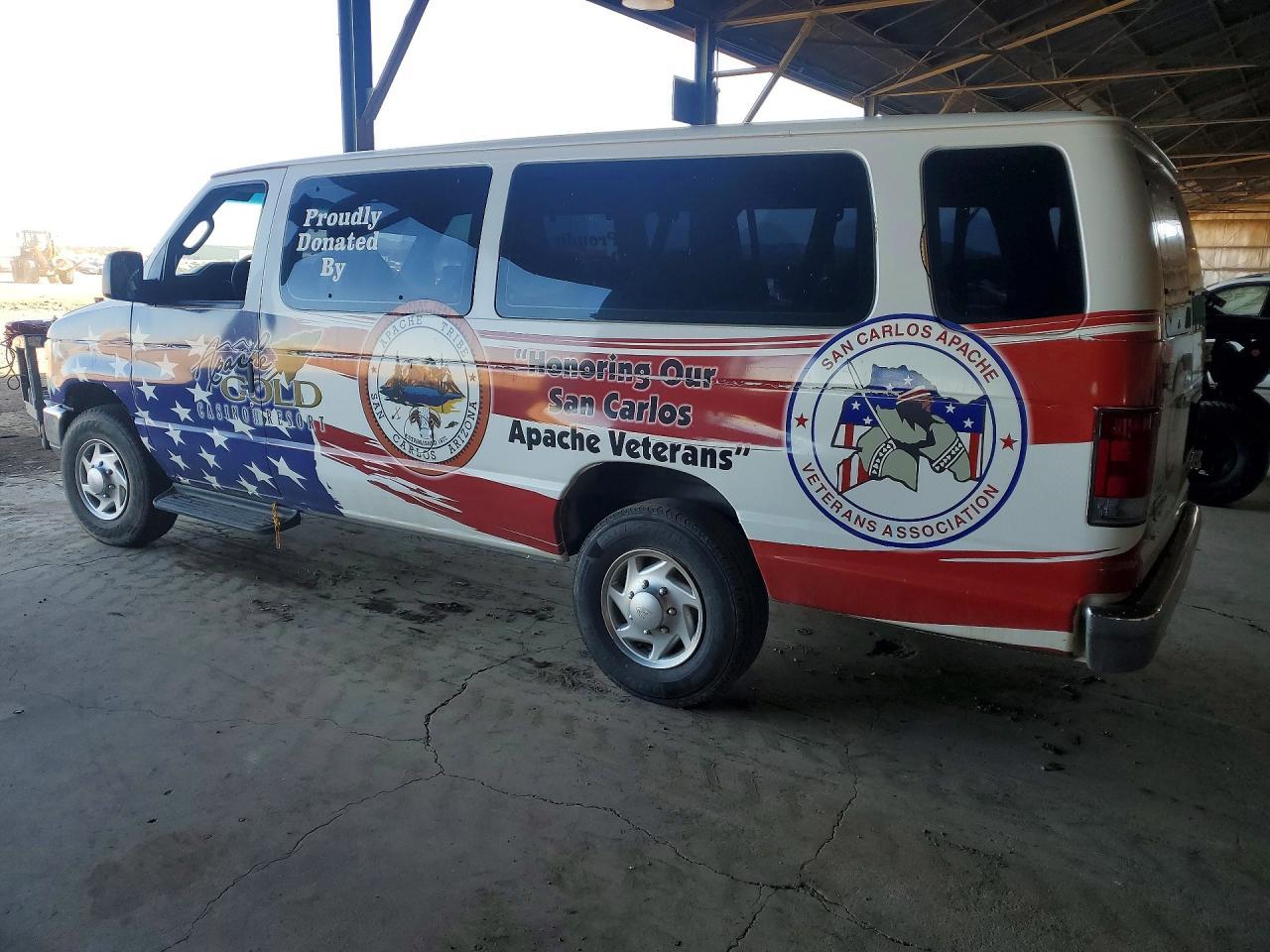 2011 Ford Econoline E350 Super Duty Wagon - Фото 2