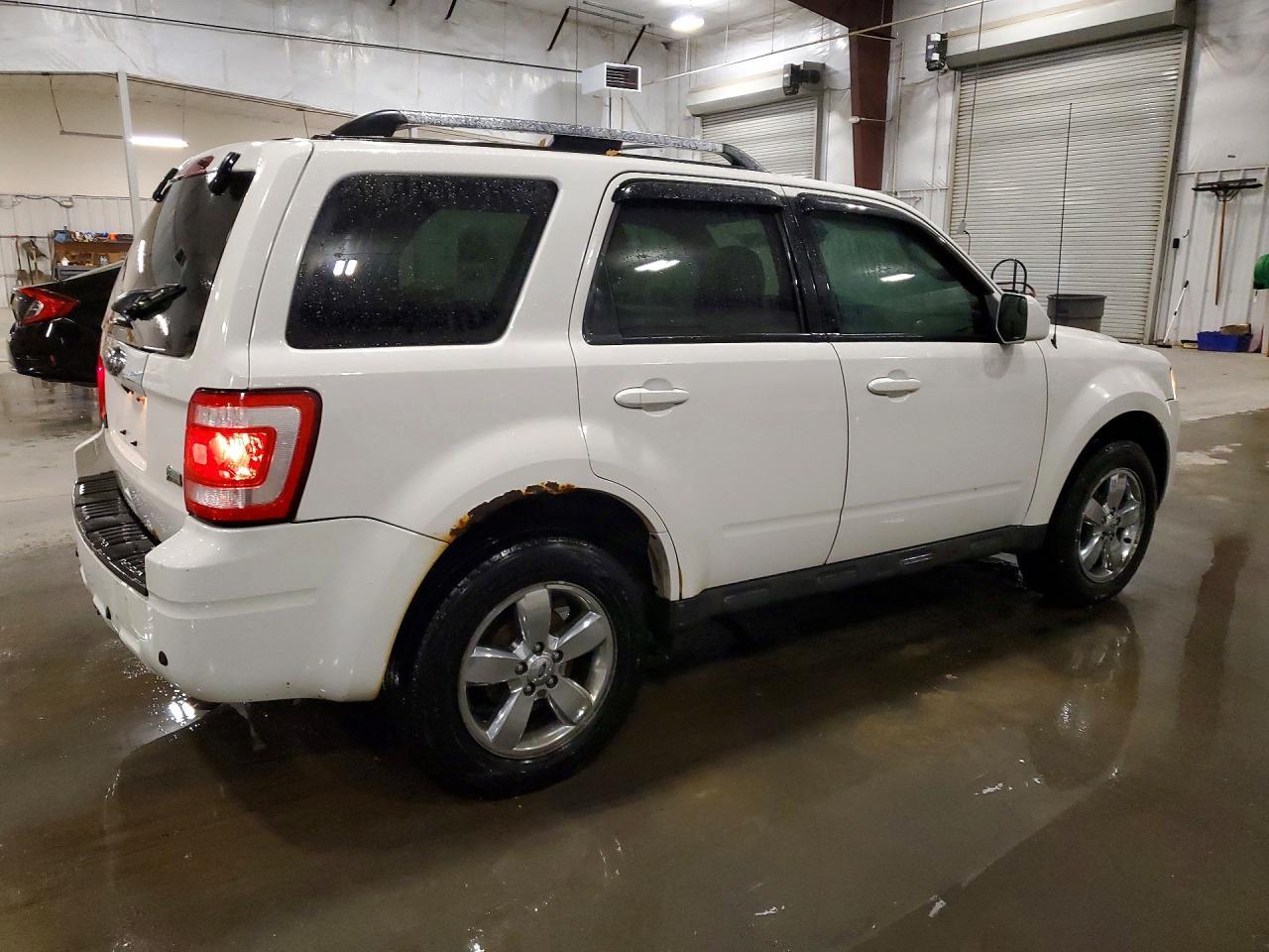 2011 Ford Escape Limited - Image 3