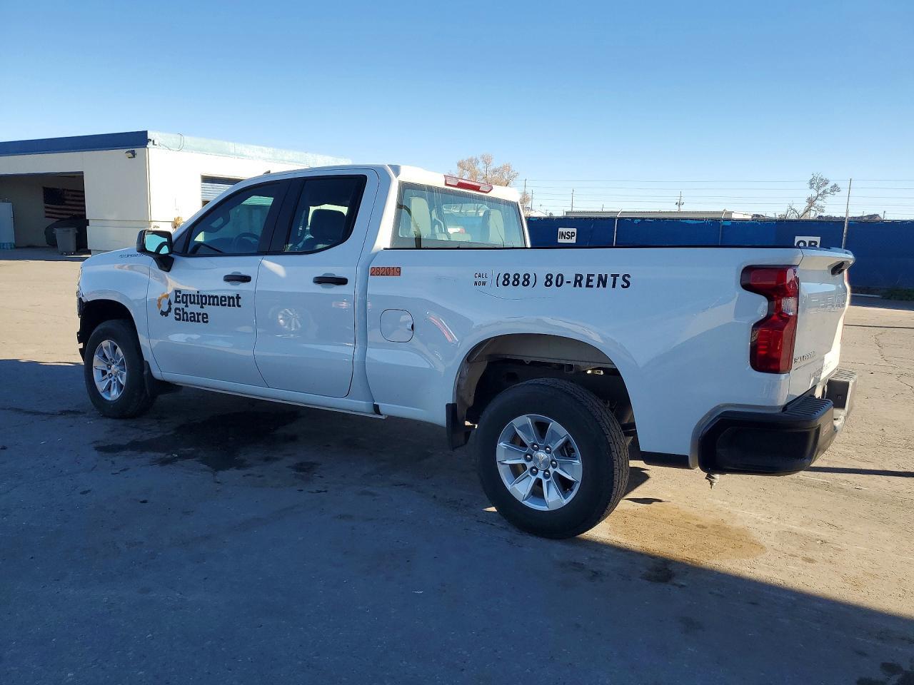 2023 Chevrolet Silverado C1500 - Фото 2