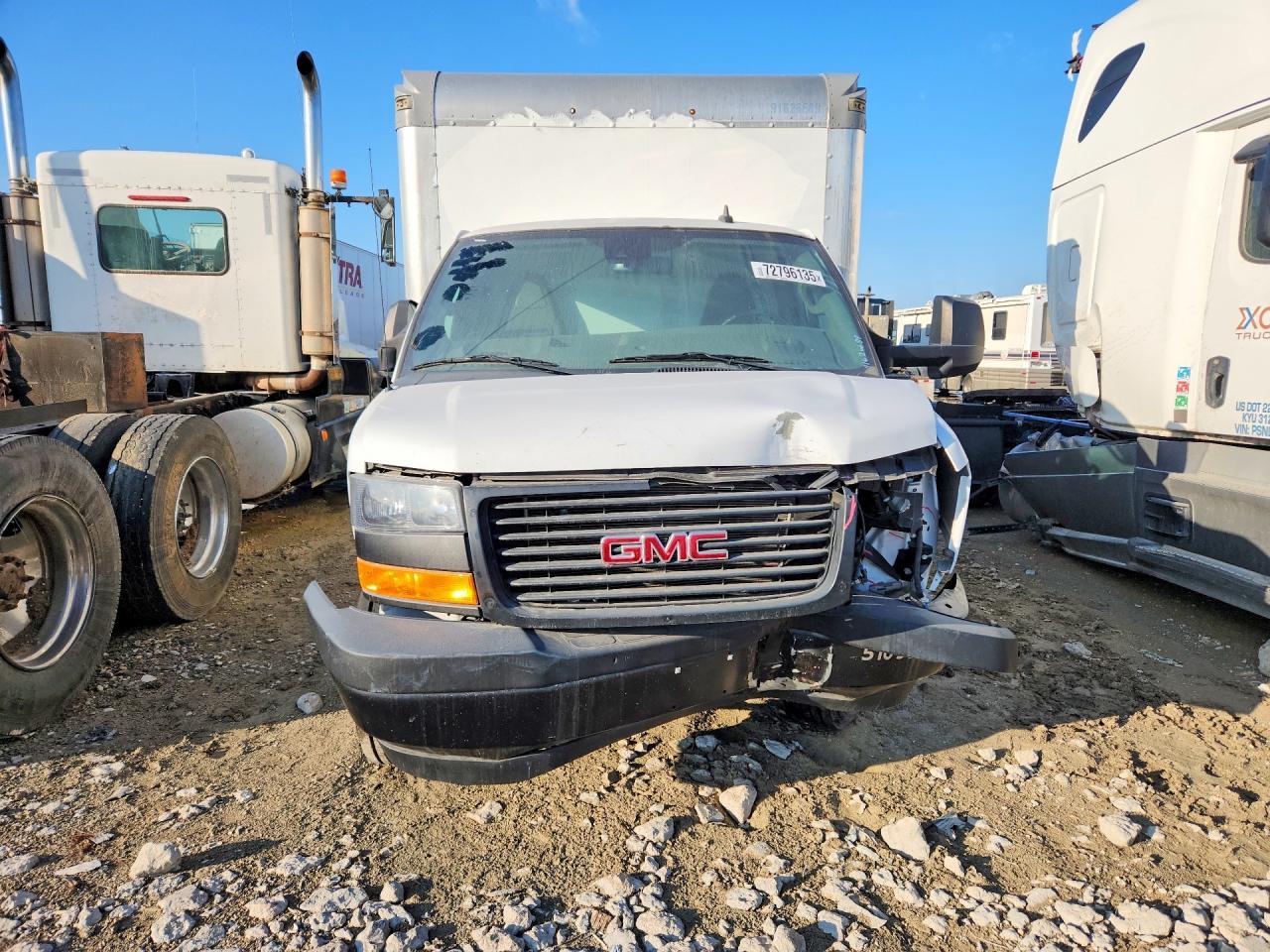 2022 GMC Savana Box Truck - Фото 5